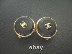 Auth Chanel Vintage Black & Gold CC Round Clip Earring(99P)