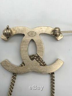CHANEL CC Classic Flap Black Enamel Pearl Gold Brooch Pin Charm