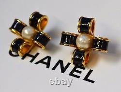 CHANEL Vintage Clip On Earrings Pearl Black and Gold Enamel Jumbo Signed Glossy