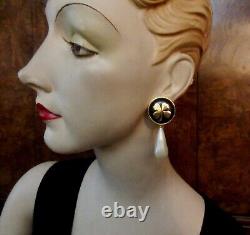 Chanel 70's Vintage Clover Clip Earrings Gripoix Pearl Black Enamel Lucky Superb