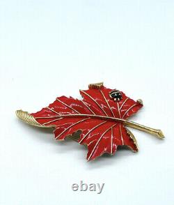 Great Vtg CROWN TRIFARI Gold Tone Red Black Enamel Ladybug Leaf Brooch Pin