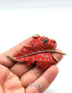 Great Vtg CROWN TRIFARI Gold Tone Red Black Enamel Ladybug Leaf Brooch Pin
