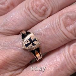 Victorian 9ct Rose Gold Black Enamel Ring Antique Cross Cartouche band size Q. 5