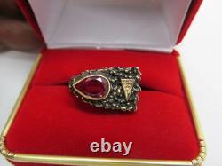 Vintage 10K Solid Yellow Gold Ruby Gemstone Ring Size 9.5 Black Enamel Sides 70s