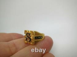 Vintage 21k Gold Eastern Ring with Initial S with Black Enamel 14.3 gr size 8