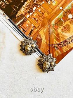 Yves Saint Laurent YSL Vintage Large Lion Polygon Black Clip On Earrings, Gold