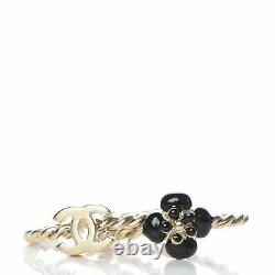 Bague Chanel ! Logo Camellia Gold-tone Black Enamel Set Size 7 Nouveau Dans La Boîte