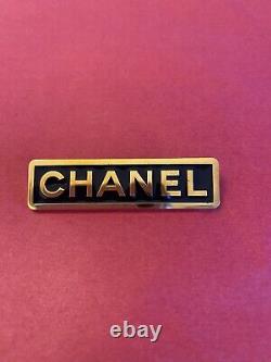 Chanel Or Et Couleur Noire Émail Et Métal Véritable Broche Vintage Badge