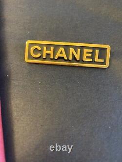 Chanel Or Et Couleur Noire Émail Et Métal Véritable Broche Vintage Badge