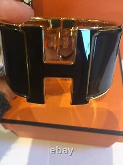 Superbe Hermes Authentique Nouveau Extra Wide Black / Gold CLIC Clac Coût £ 680 Réception XL